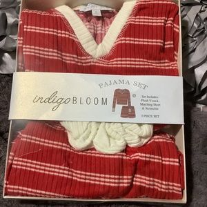 New Women’s 3 piece Pajama Set, size Medium, Indigo Bloom brand